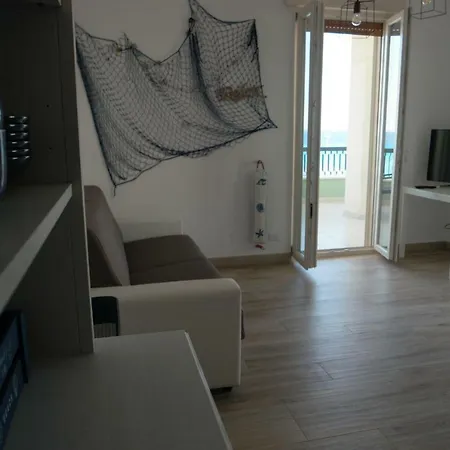 شقة Attico Galilei Fronte Mare By Salentoville *